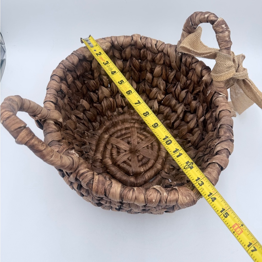 Vintage Water Hyacinth Round Woven Wicker Basket with Handles 13x9 - Picture 6 of 8